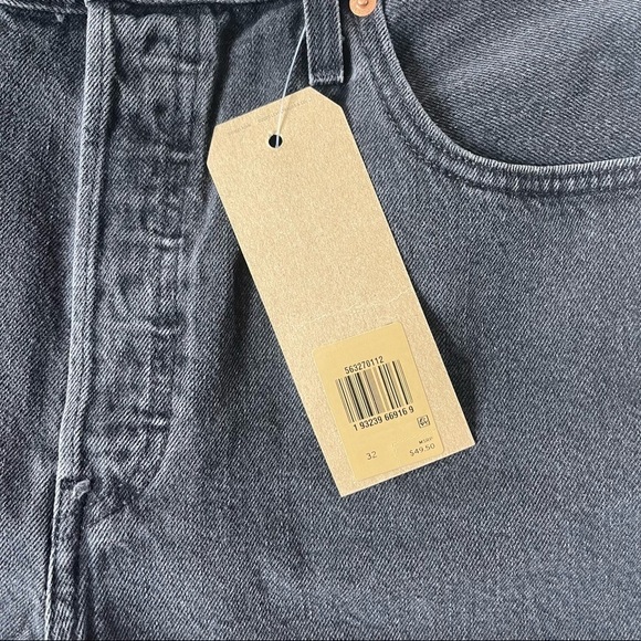 NEW Levi’s Red Tab 501 shorts High Rise Black Distressed Size 32 NWT - Picture 2 of 4